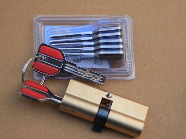 阿克塞24小时上门开锁公司